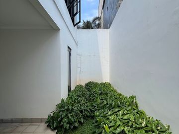 Dijual Rumah Mewah 2 Lantai Jagakarsa LT 133m² Rp2,9 M Free Biaya