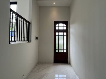 Dijual Rumah Mewah 2 Lantai Jagakarsa LT 133m² Rp2,9 M Free Biaya