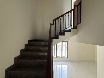 Dijual Rumah Mewah 2 Lantai Jagakarsa LT 133m² Rp2,9 M Free Biaya