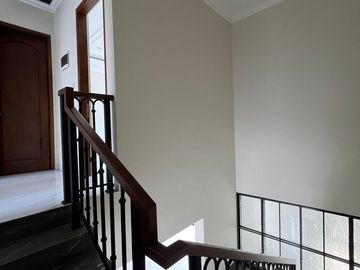 Dijual Rumah Mewah 2 Lantai Jagakarsa LT 133m² Rp2,9 M Free Biaya