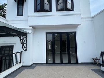 Dijual Rumah Mewah 2 Lantai Jagakarsa LT 133m² Rp2,9 M Free Biaya