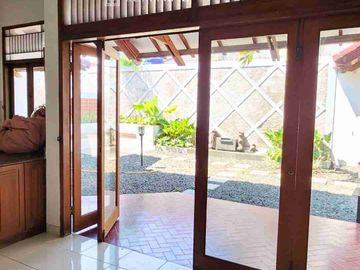 RUMAH HOEK SEMI FURNISHED DI PONDOK KELAPA, JAKARTA TIMUR