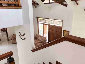 RUMAH HOEK SEMI FURNISHED DI PONDOK KELAPA, JAKARTA TIMUR