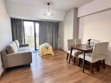 2 BEDROOM UNIT LOW FLOOR AT THE RISE
