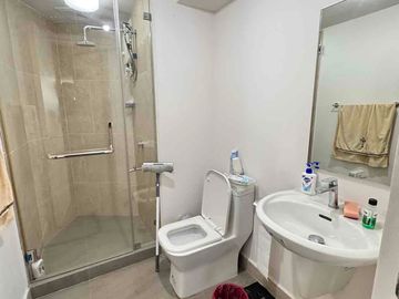 2 BEDROOM UNIT LOW FLOOR AT THE RISE