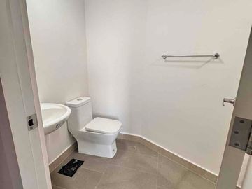 2 BEDROOM UNIT LOW FLOOR AT THE RISE