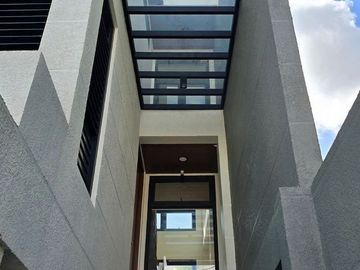 Merville Park Paranaque Modern Upscale House For Sale