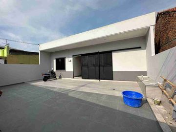 Disewakan Gudang 200 m² Pinggir Jalan Raya Tarumajaya Dekat Harapan Indah Bekasi