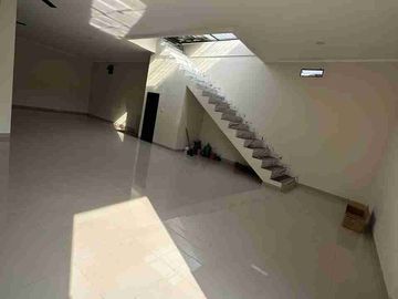 Disewakan Gudang 200 m² Pinggir Jalan Raya Tarumajaya Dekat Harapan Indah Bekasi