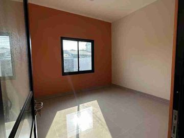 Disewakan Gudang 200 m² Pinggir Jalan Raya Tarumajaya Dekat Harapan Indah Bekasi