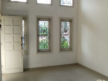 Dijual Rumah Siap Huni Central Park Wiguna REV.A955
