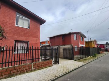 SE VENDE CASA EN PLACILLA- VALPARAÍSO 2D-1B-3E  Valor 79.000.000.-