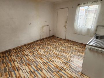 SE VENDE CASA EN PLACILLA- VALPARAÍSO 2D-1B-3E  Valor 79.000.000.-