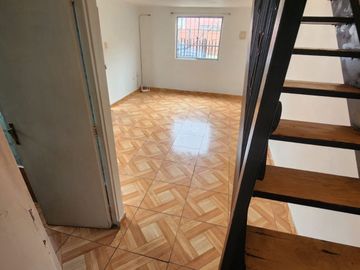 SE VENDE CASA EN PLACILLA- VALPARAÍSO 2D-1B-3E  Valor 79.000.000.-