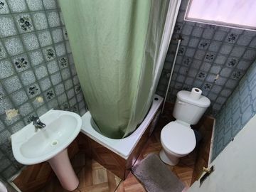 SE VENDE CASA EN PLACILLA- VALPARAÍSO 2D-1B-3E  Valor 79.000.000.-