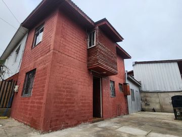 SE VENDE CASA EN PLACILLA- VALPARAÍSO 2D-1B-3E  Valor 79.000.000.-