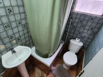 SE VENDE CASA EN PLACILLA- VALPARAÍSO 2D-1B-3E  Valor 79.000.000.-