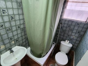 SE VENDE CASA EN PLACILLA- VALPARAÍSO 2D-1B-3E  Valor 79.000.000.-