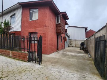 SE VENDE CASA EN PLACILLA- VALPARAÍSO 2D-1B-3E  Valor 79.000.000.-