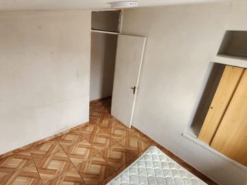 SE VENDE CASA EN PLACILLA- VALPARAÍSO 2D-1B-3E  Valor 79.000.000.-