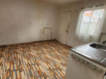 SE VENDE CASA EN PLACILLA- VALPARAÍSO 2D-1B-3E  Valor 79.000.000.-
