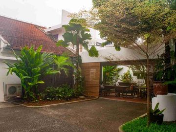 Sewa Rumah Cipete ( bisa utk kantor - tinggal - cafe - clinic ) Cilandak Jakarta selatan