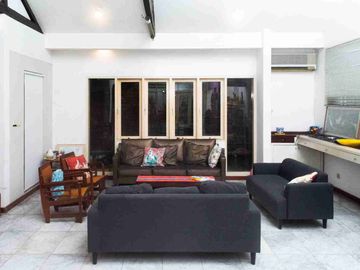 Sewa Rumah Cipete ( bisa utk kantor - tinggal - cafe - clinic ) Cilandak Jakarta selatan