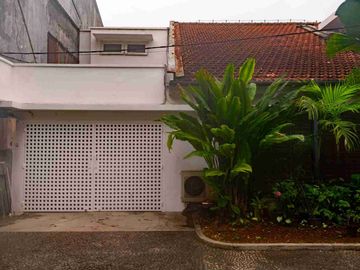 Sewa Rumah Cipete ( bisa utk kantor - tinggal - cafe - clinic ) Cilandak Jakarta selatan