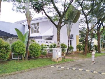 Dijual Rumah Hook Nyaman 2 Lantai di Premier Savana Vida Bekasi