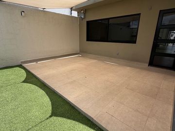 CASA EN RENTA EN CUMBRES DE LAGO CON RECAMARA/ESTUDIO EN PLANTA BAJA