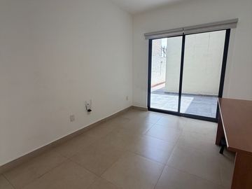 CASA EN RENTA EN CUMBRES DE LAGO CON RECAMARA/ESTUDIO EN PLANTA BAJA