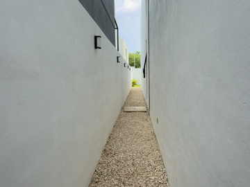 Casa de 4 Recámaras, una en Planta Baja, Temozón Norte, Entrega Inmediata