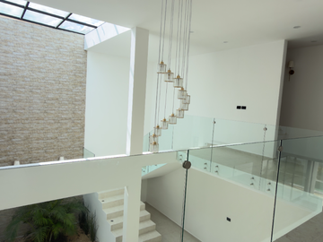 Casa de 4 Recámaras, una en Planta Baja, Temozón Norte, Entrega Inmediata