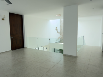 Casa de 4 Recámaras, una en Planta Baja, Temozón Norte, Entrega Inmediata