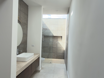 Casa de 4 Recámaras, una en Planta Baja, Temozón Norte, Entrega Inmediata