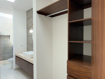 Casa de 4 Recámaras, una en Planta Baja, Temozón Norte, Entrega Inmediata
