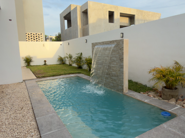 Casa de 4 Recámaras, una en Planta Baja, Temozón Norte, Entrega Inmediata