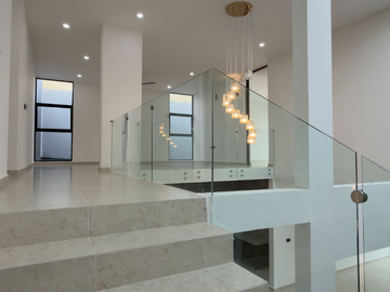 Casa de 4 Recámaras, una en Planta Baja, Temozón Norte, Entrega Inmediata
