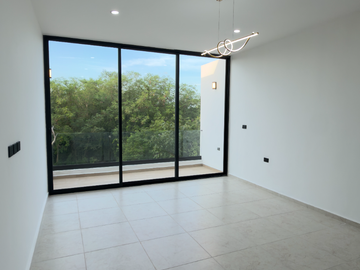 Casa de 4 Recámaras, una en Planta Baja, Temozón Norte, Entrega Inmediata