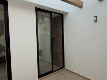 Casa de 4 Recámaras, una en Planta Baja, Temozón Norte, Entrega Inmediata