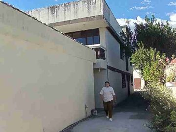PROPIEDAD RENTERA EN VENTA | 2 DEPARTAMENTOS + SUITE + LOCAL COMERCIAL | TUMBACO 💰🏡

💰 Precio: $350.000