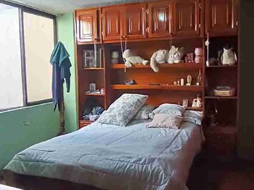 PROPIEDAD RENTERA EN VENTA | 2 DEPARTAMENTOS + SUITE + LOCAL COMERCIAL | TUMBACO 💰🏡

💰 Precio: $350.000