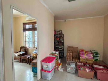 Disewakab Murah Rumah Dua Lantai Kota Wisata Cibubur