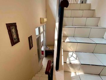 Disewakab Murah Rumah Dua Lantai Kota Wisata Cibubur