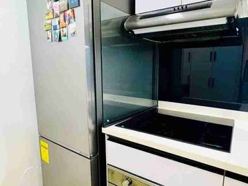 Fully Furnished 2 bedroom for Rent at Parkpoint tower 1 with carpark. Fully Furnished. Near Ayala Mall.