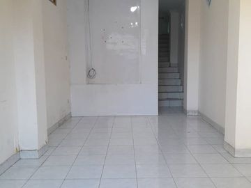 Disewakan Ruko 2 Lantai Berlokasi Strategis di Pusat Kota Dekat Kraton