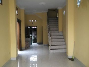 Disewakan Ruko 2 Lantai Berlokasi Strategis di Pusat Kota Dekat Kraton