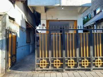 Disewakan Ruko 2 Lantai Berlokasi Strategis di Pusat Kota Dekat Kraton