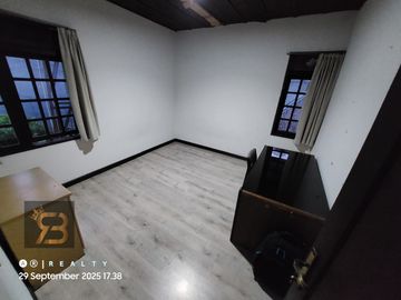 RUMAH SIAP HUNI DI BAWAH NJOP DI CISITU DAGO COBLONG BANDUNG Akses Sangat Mudah