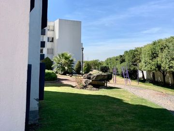 Renta de amplio departamento cerca de centro sur, Queretaro